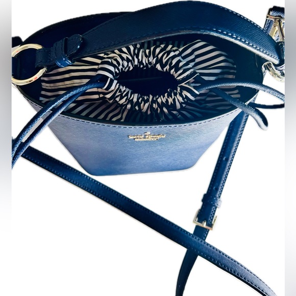 Kate Spade Cameron Street Pippa Bucket Handbag Crossbody Navy Blue Leather Small - Picture 11 of 11